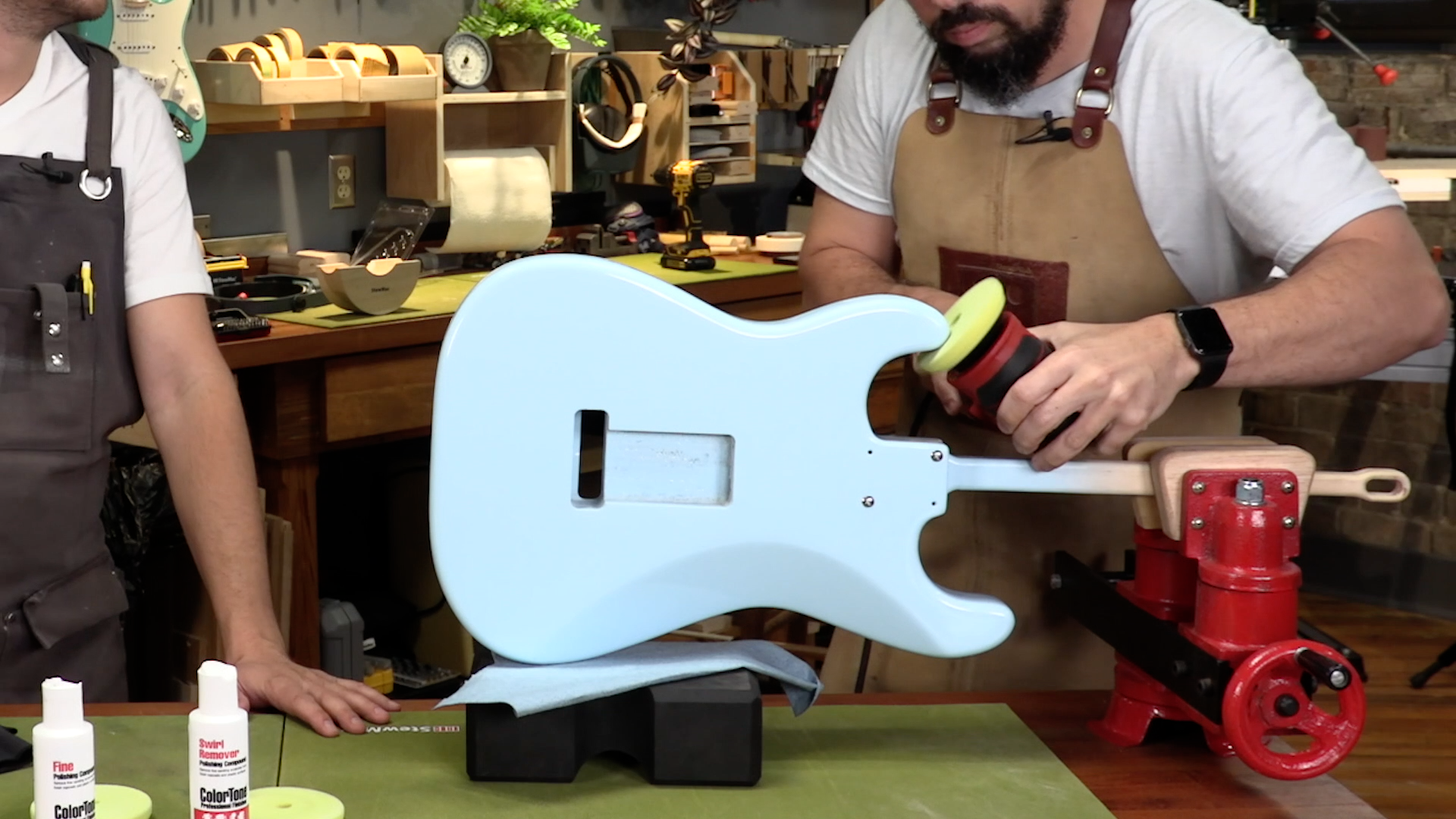 Guitare de polissage et de polissage corps