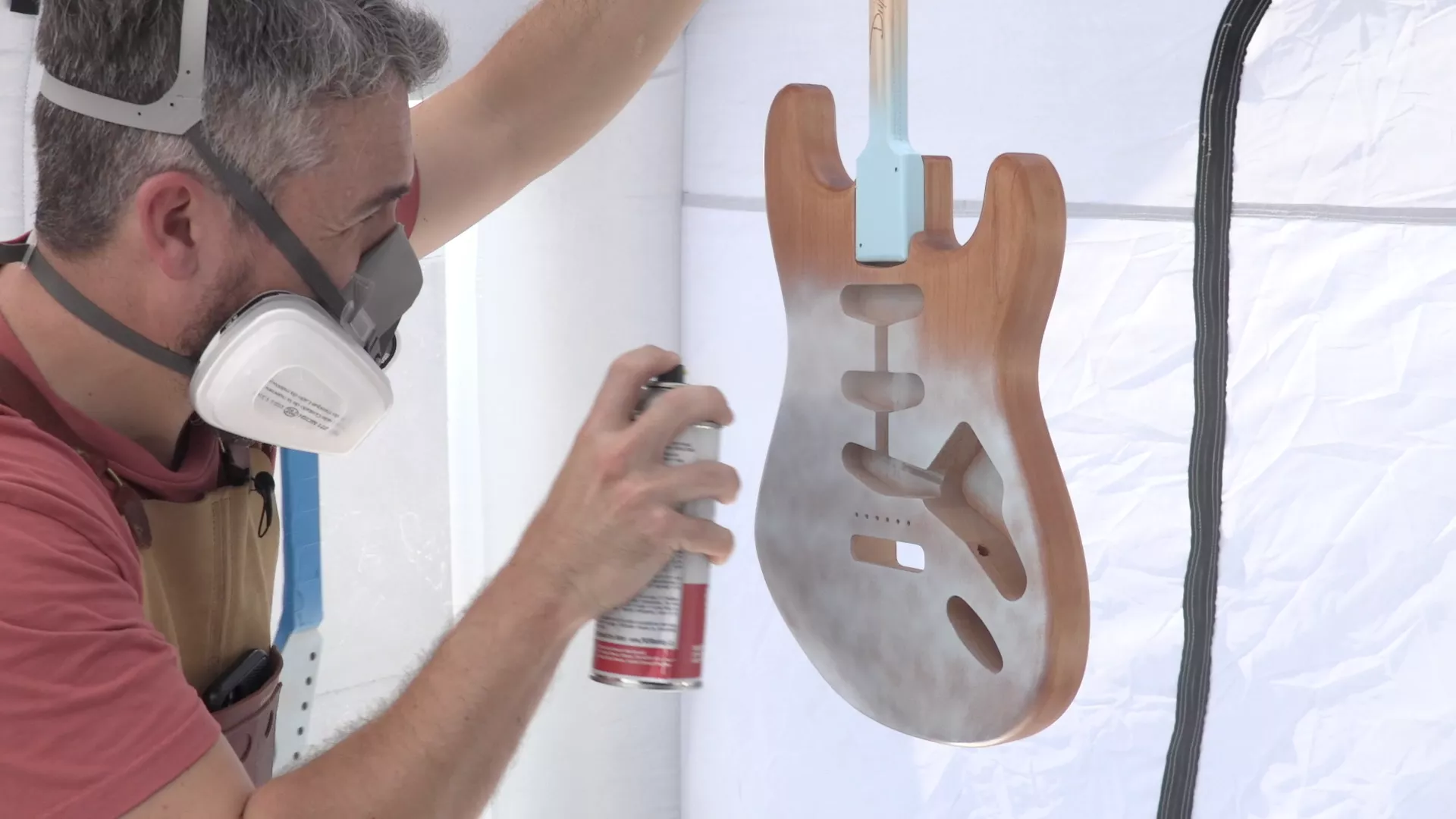 Pulvérisation de la première couche de couleur