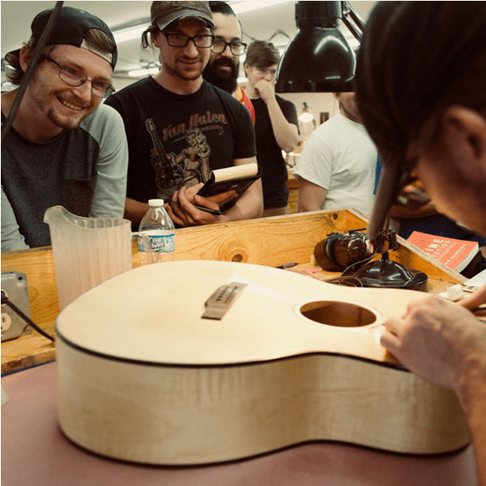 Listes d’outils pour écoles de lutherie