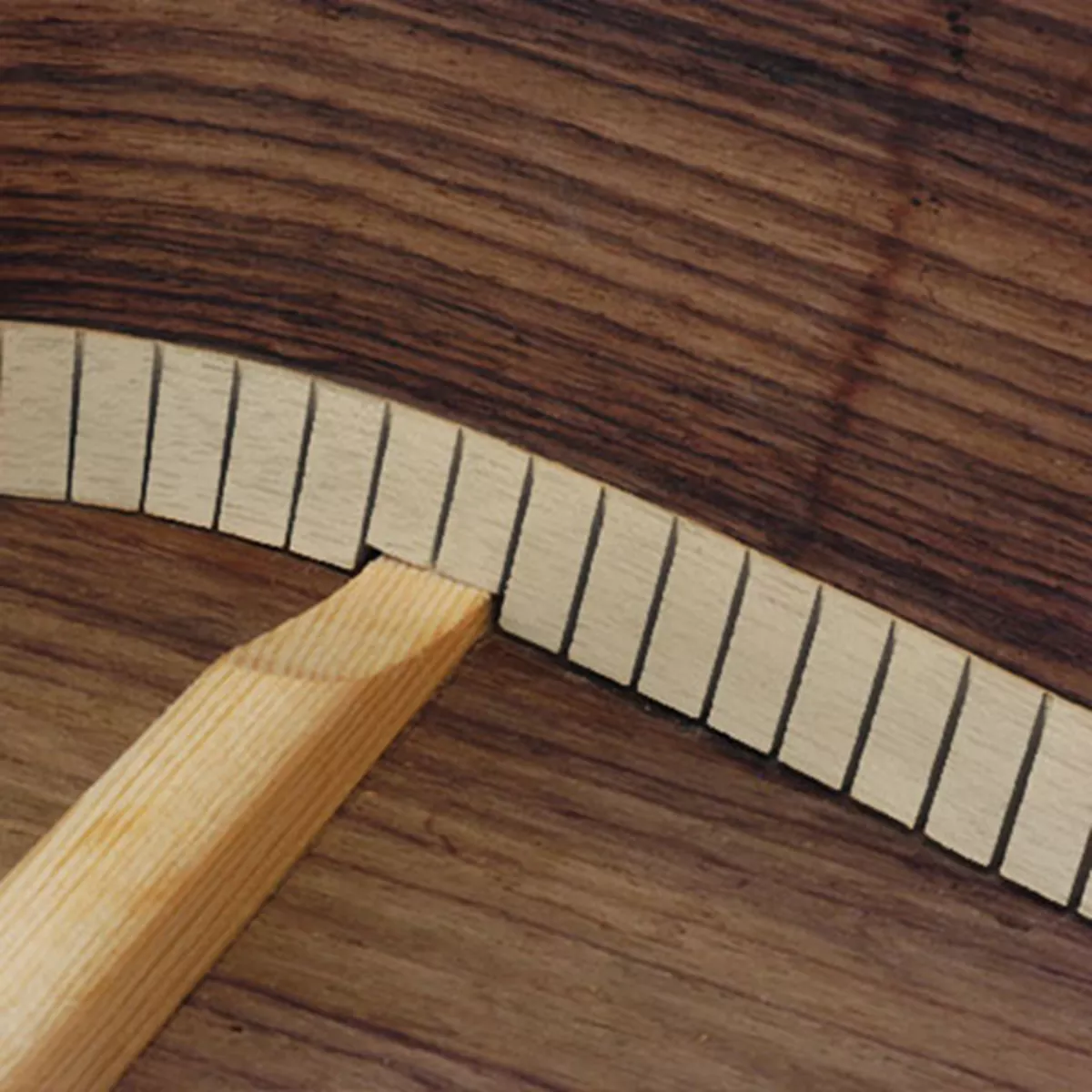 Contre-éclisses rainurées pour guitare Contre-éclisses rainurées pour guitare
