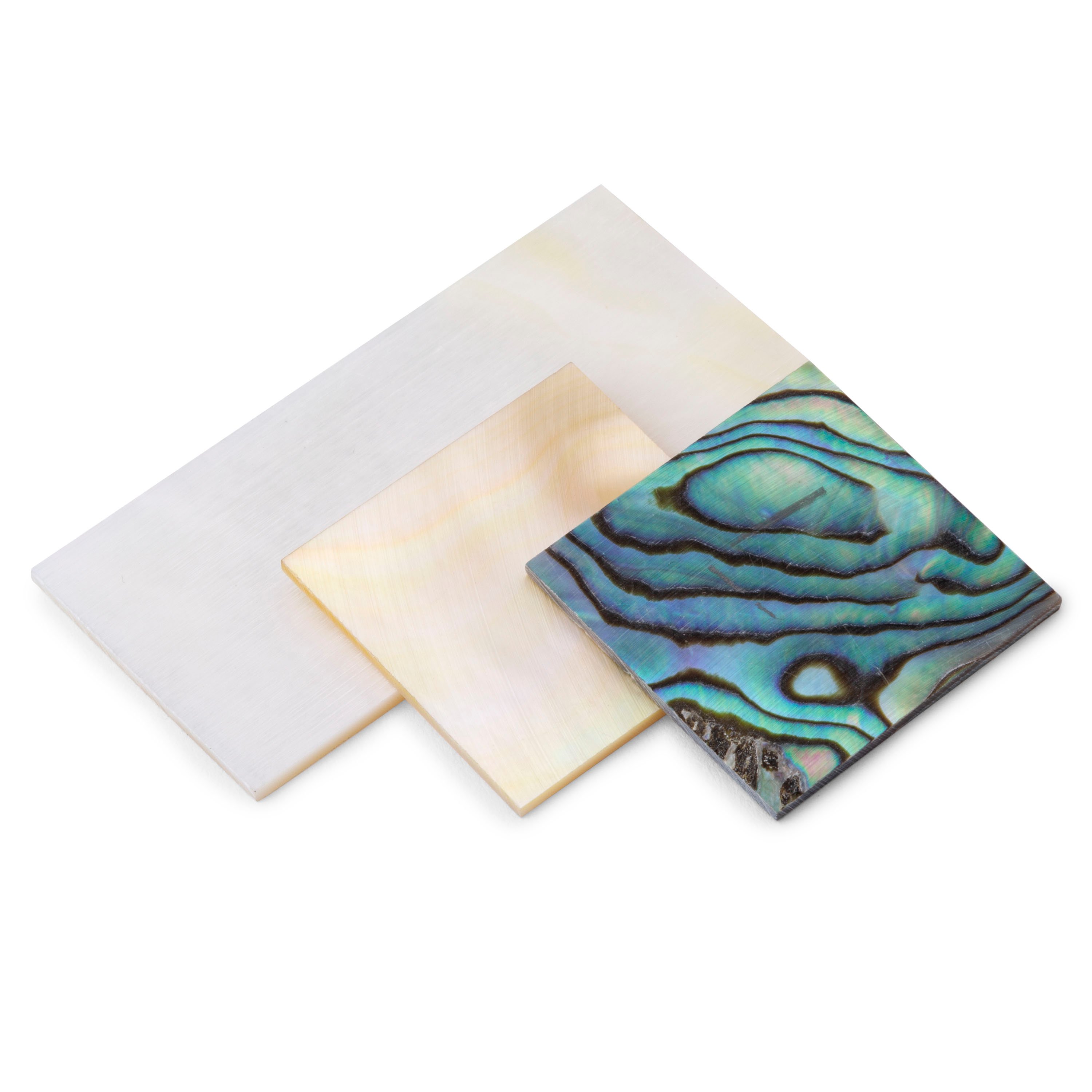 Blanc avec incrustation de perles