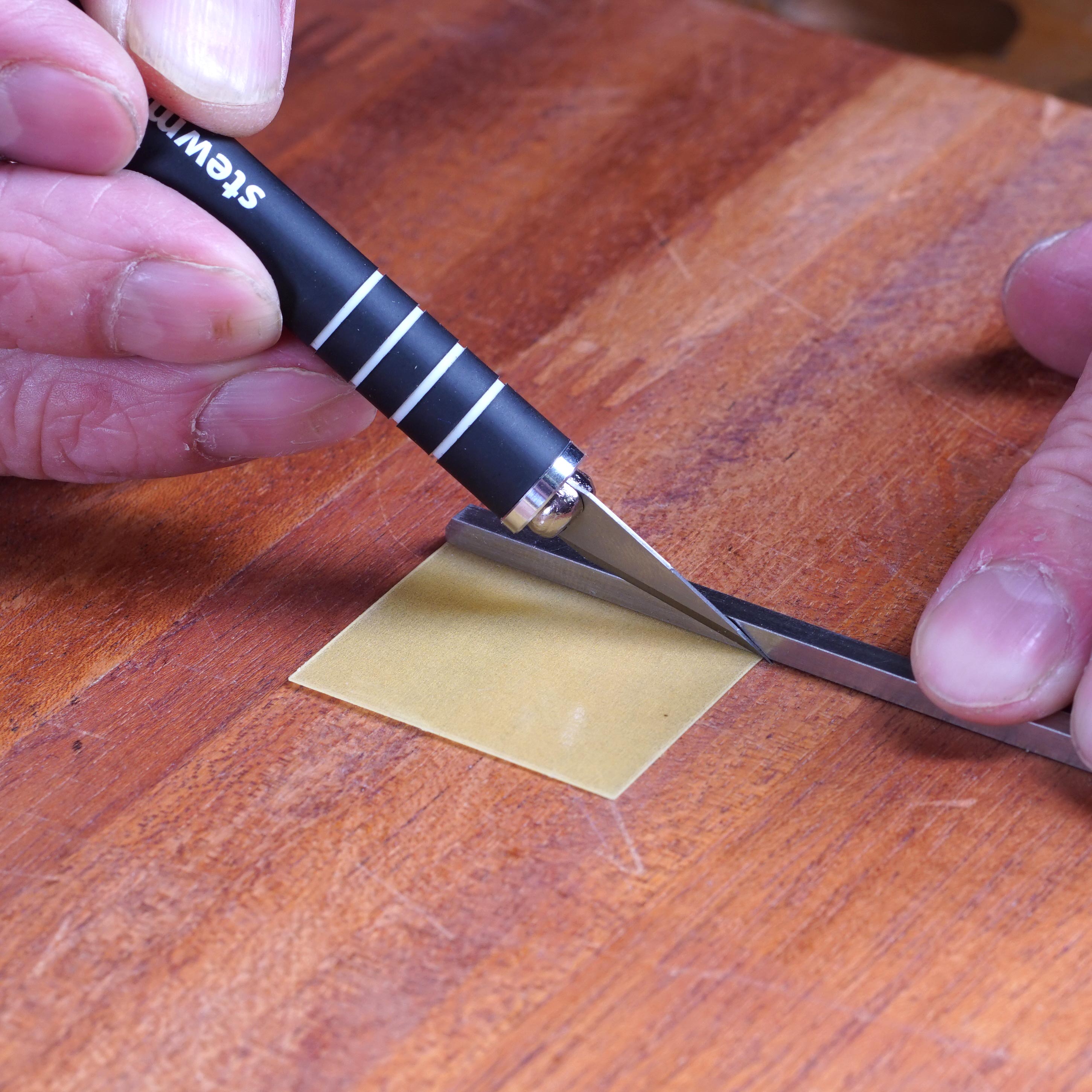 Outil de polissage des frettes Understring