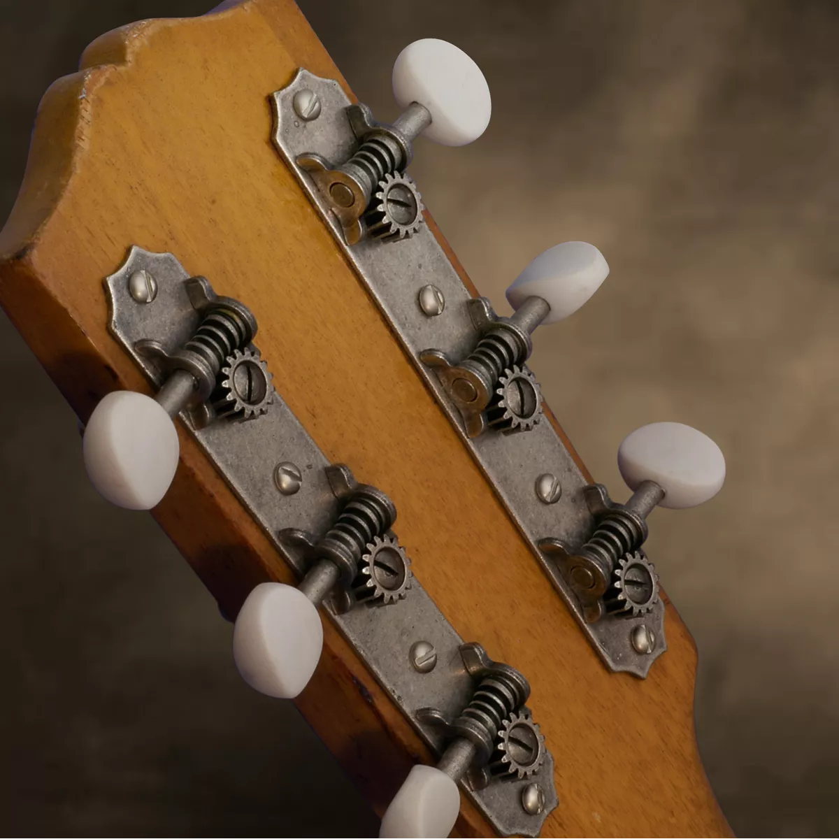 Mécaniques Golden Age de restauration avec extrémité festonnée pour guitare à tête pleine Mécaniques Golden Age de restauration avec extrémité festonnée pour guitare à tête pleine