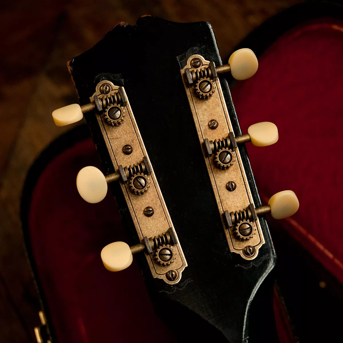 Mécaniques Golden Age de remplacement vintage avec bouts évasés pour guitare à tête pleine Mécaniques Golden Age de remplacement vintage avec bouts évasés pour guitare à tête pleine