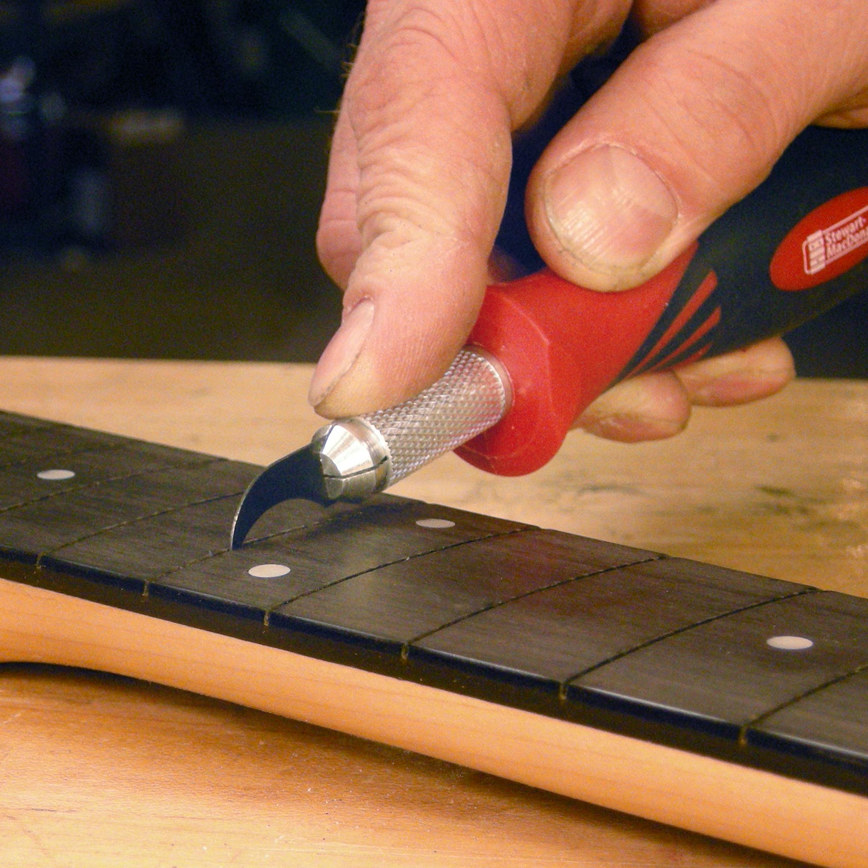 Outil de nettoyage des rainures de frettes Outil de nettoyage des rainures de frettes