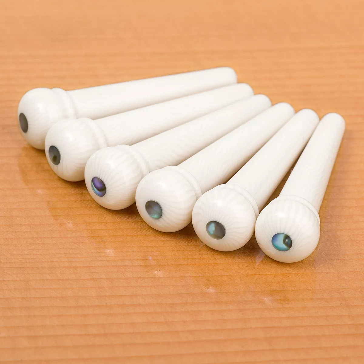 Broches de pont ivoroïde Waverly avec incrustation d’ Abalone Broches de pont ivoroïde Waverly avec incrustation d’ Abalone