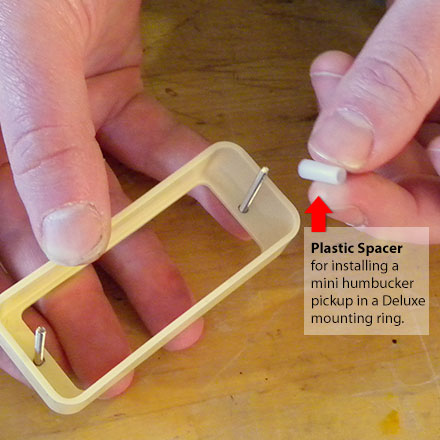 Entretoise en plastique pour mini-humbuckers Deluxe