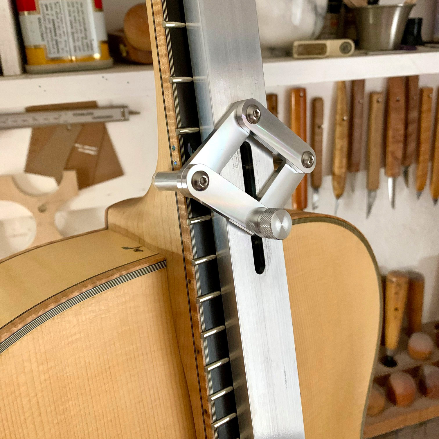 Gabarit d’alignement du manche Benedetto Gabarit d’alignement du manche Benedetto