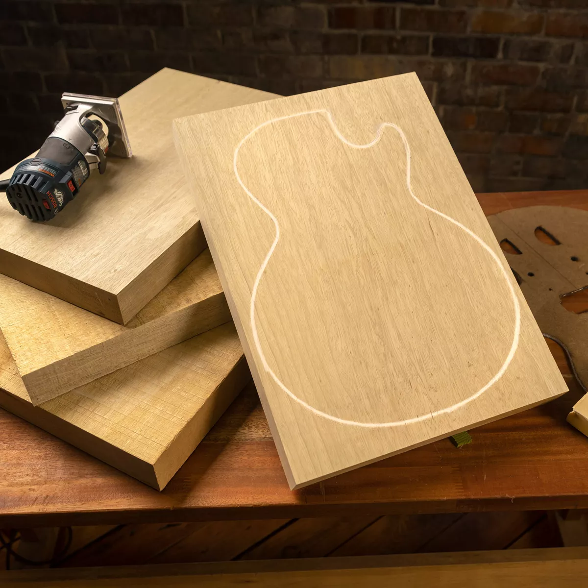 Plaque de corps en fraké blanc Plaque de corps en fraké blanc