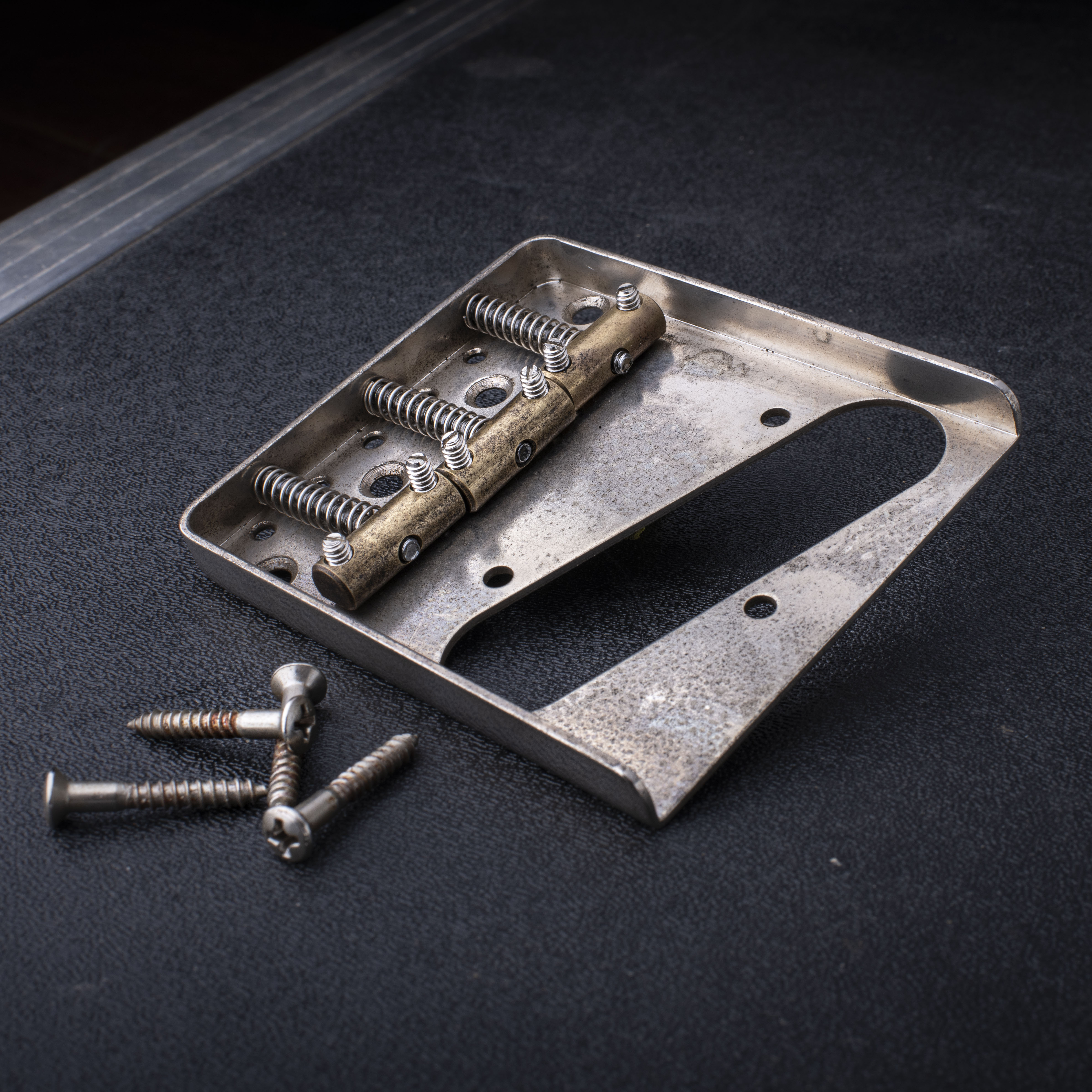 Chevalet GuitarSlinger pour Telecaster vieilli stabilisé par réfrigération Chevalet GuitarSlinger pour Telecaster vieilli stabilisé par réfrigération