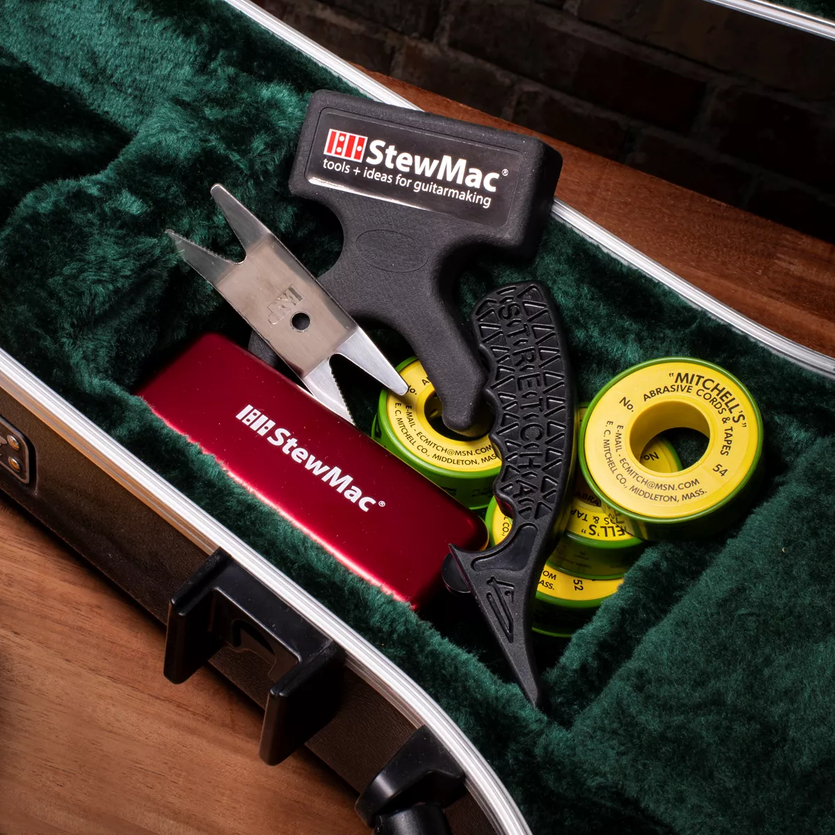 Ensemble Outils + Boîte pour techniciens guitare StewMac Ensemble Outils + Boîte pour techniciens guitare StewMac