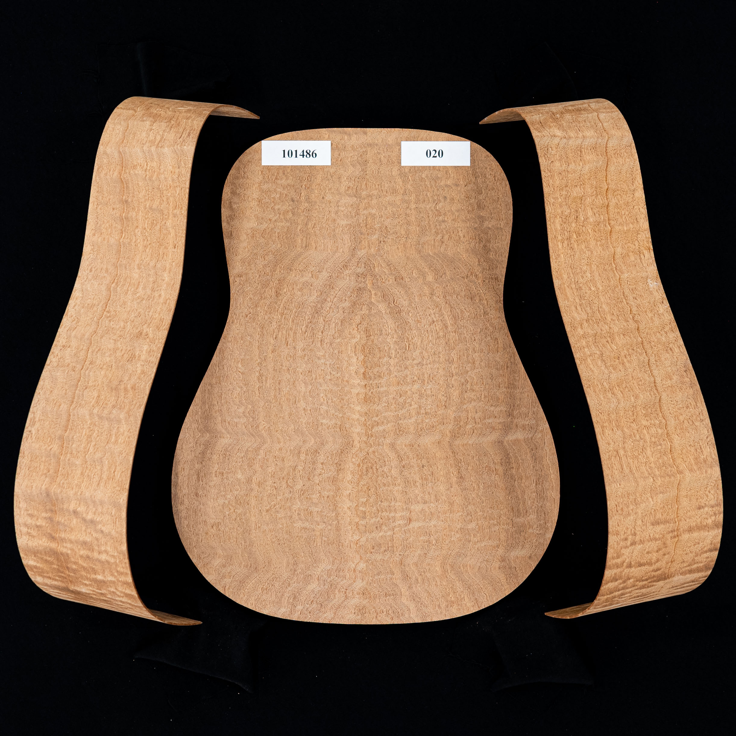 Figure Sapele jointe à l’arrière + ensemble latéral plié pour guitare espiègle - 020 Figure Sapele jointe à l’arrière + ensemble latéral plié pour guitare espiègle - 020