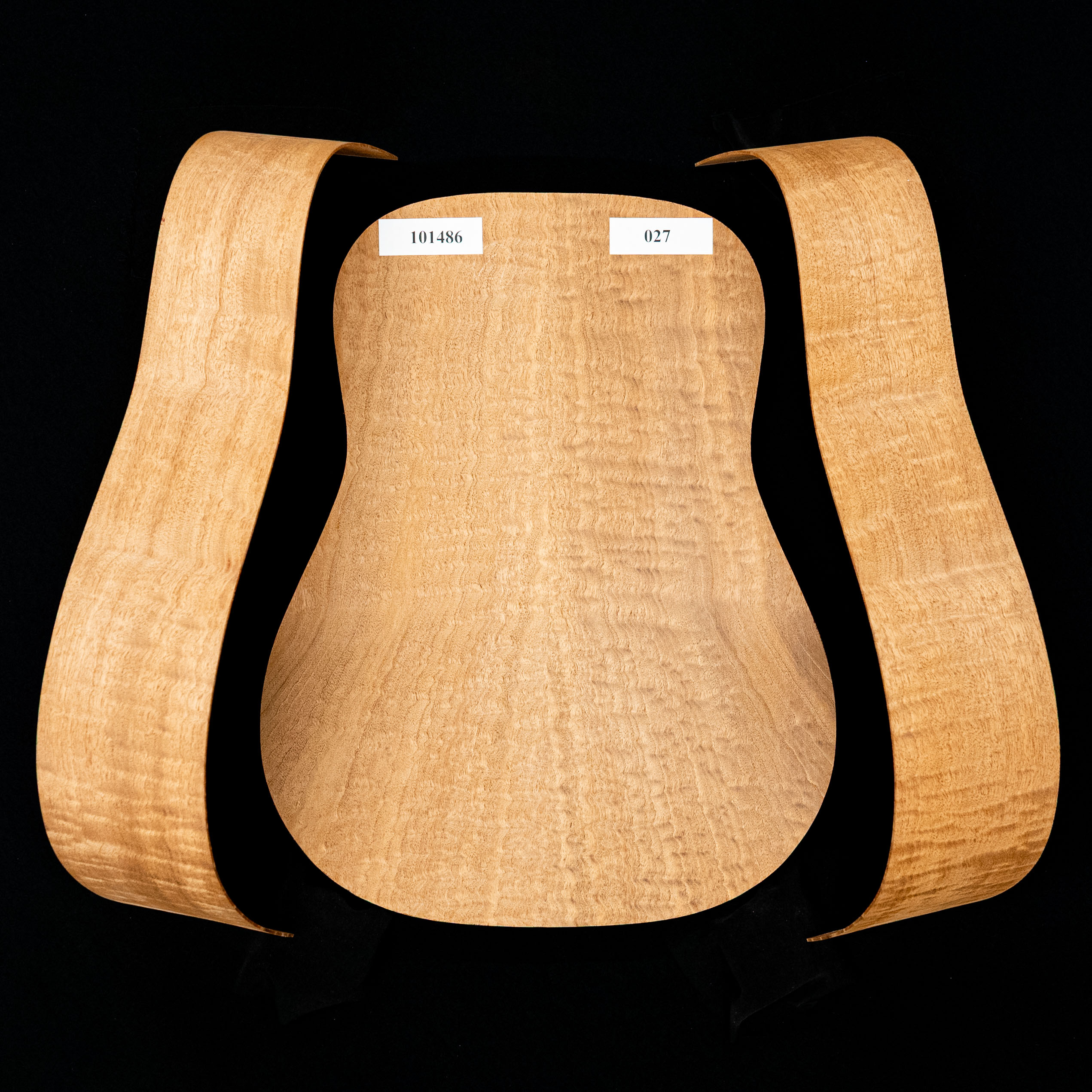 Ensemble dos et côtés pliés Pomelle Sapele pour guitare Dreadnought - 027 Ensemble dos et côtés pliés Pomelle Sapele pour guitare Dreadnought - 027