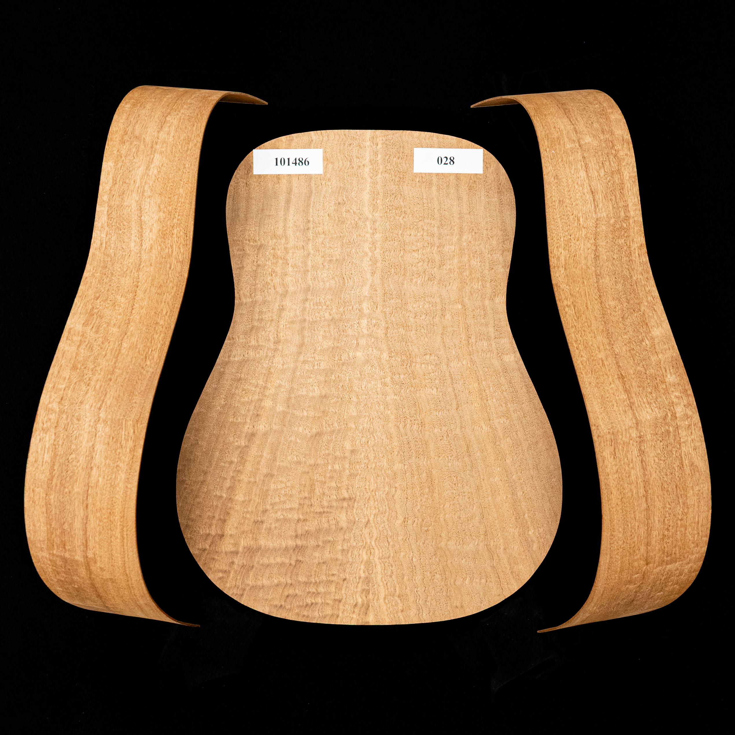 Ensemble dos et côtés pliés Pomelle Sapele pour guitare Dreadnought - 028 Ensemble dos et côtés pliés Pomelle Sapele pour guitare Dreadnought - 028