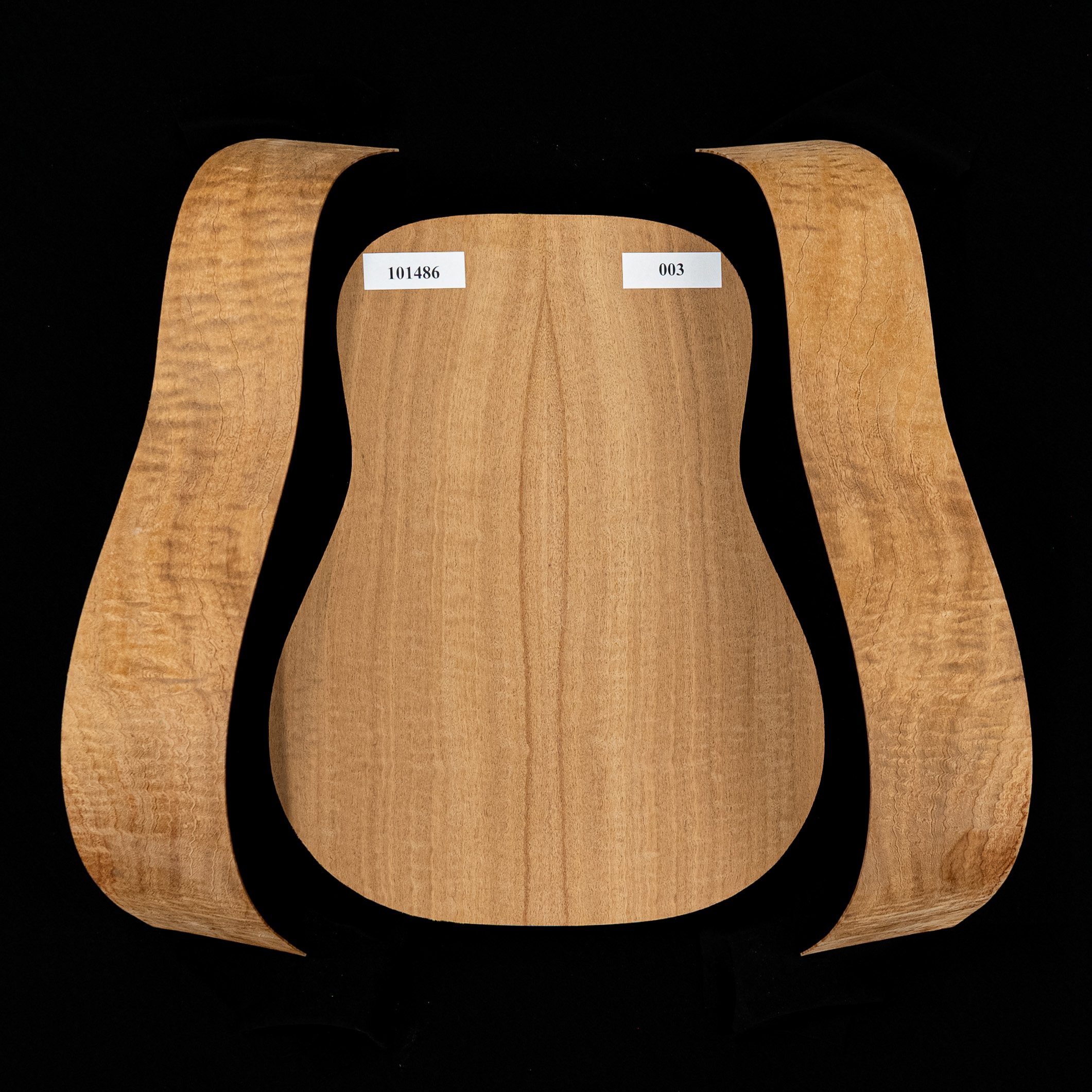 Figure Sapele jointe à l’arrière + paire d’éclisses pliées pour guitare Dreadnought - 003 Figure Sapele jointe à l’arrière + paire d’éclisses pliées pour guitare Dreadnought - 003