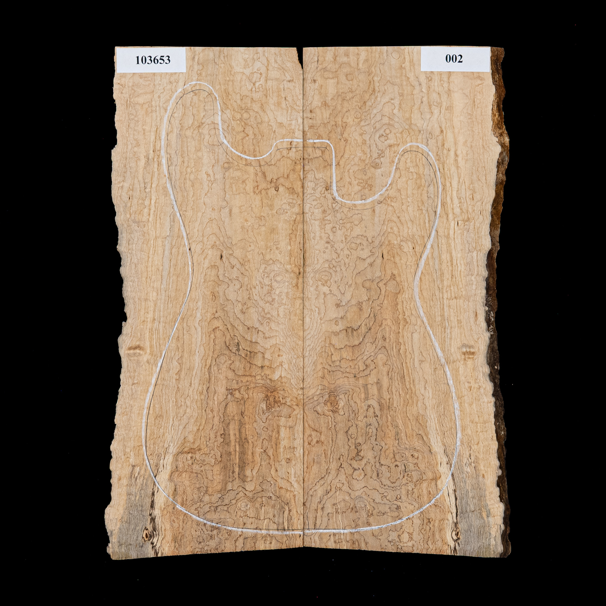 Top laminé en érable pelotonné matelassé à cloques - 002 Top laminé en érable pelotonné matelassé à cloques - 002