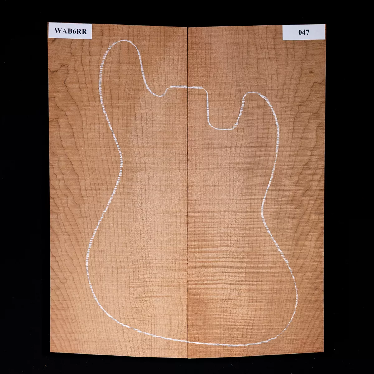 Table laminée en érable torréfié Bigleaf High-Flame – 0,7 Table laminée en érable torréfié Bigleaf High-Flame – 0,7