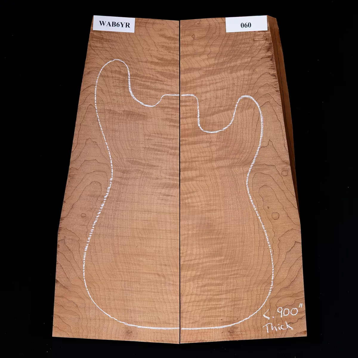 Haut sculpté torréfié en érable à grosses feuilles et flammes - 0,0 Haut sculpté torréfié en érable à grosses feuilles et flammes - 0,0