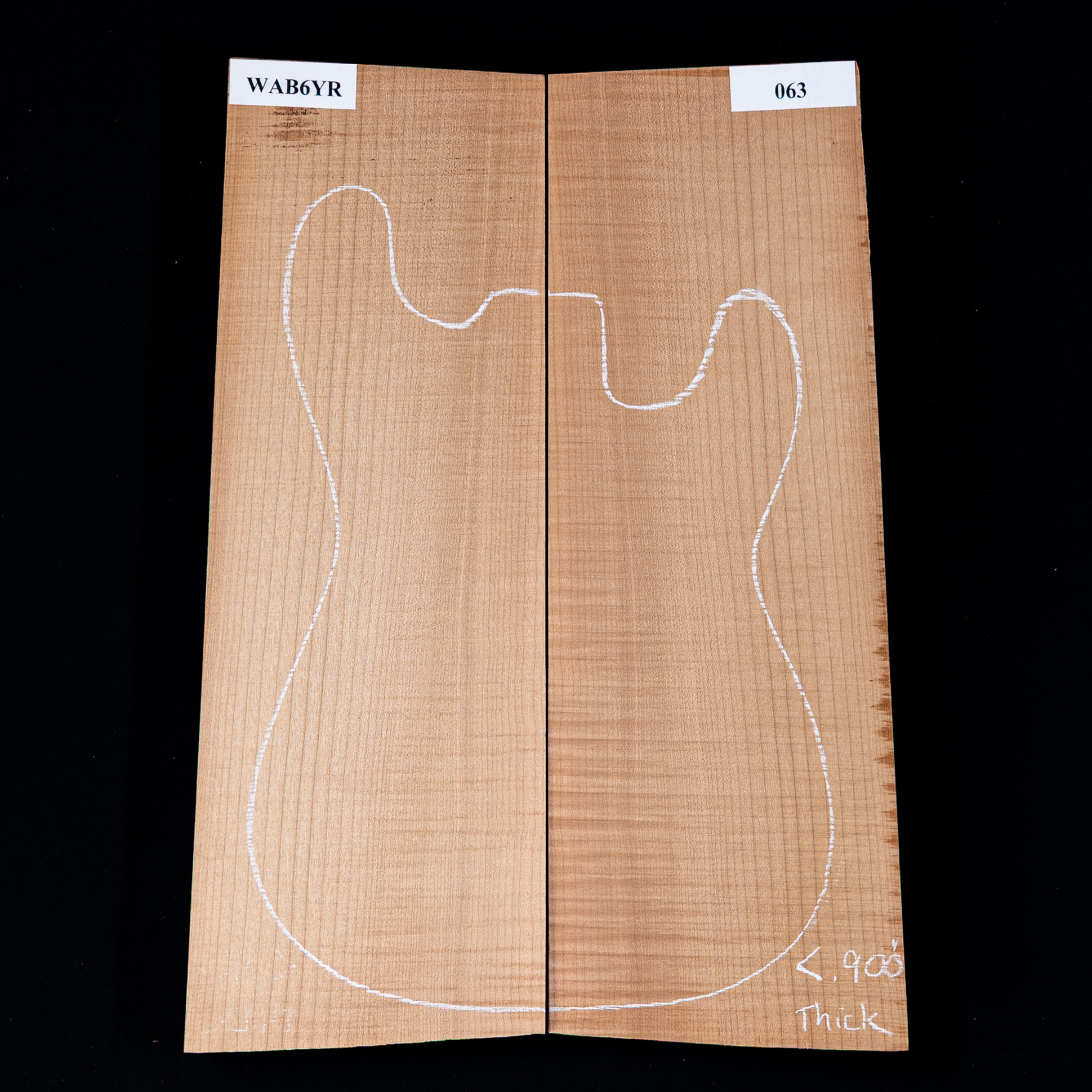 Haut sculpté torréfié en érable à grosses feuilles et flammes - 063