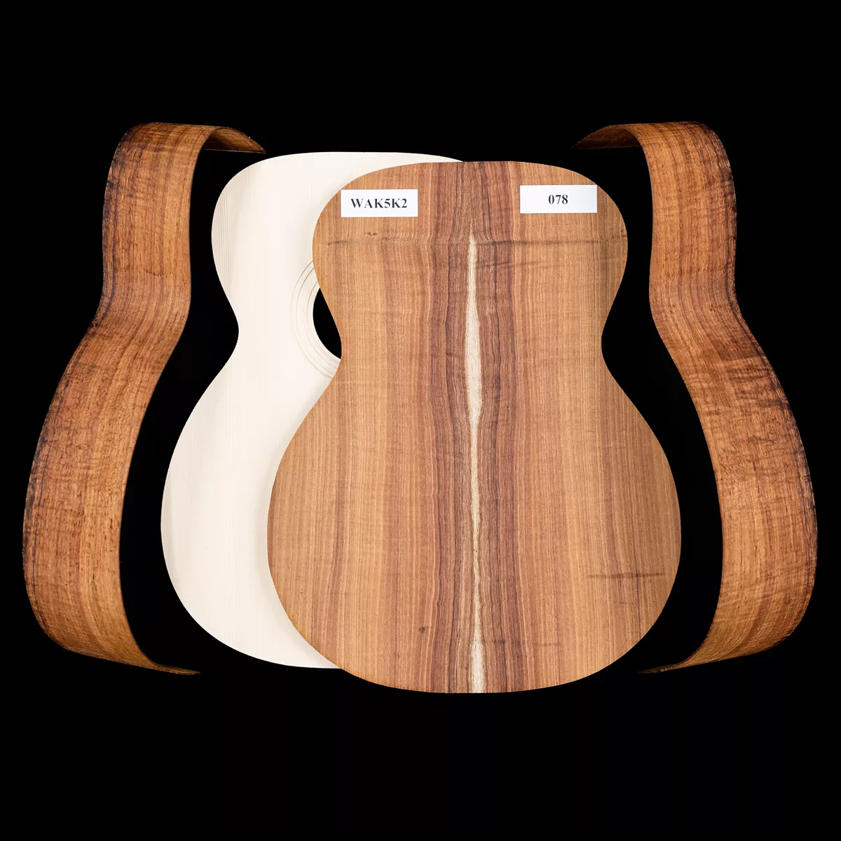 Kit de guitare WoodStax Flame Koa OM, col boulonné - 078 Kit de guitare WoodStax Flame Koa OM, col boulonné - 078
