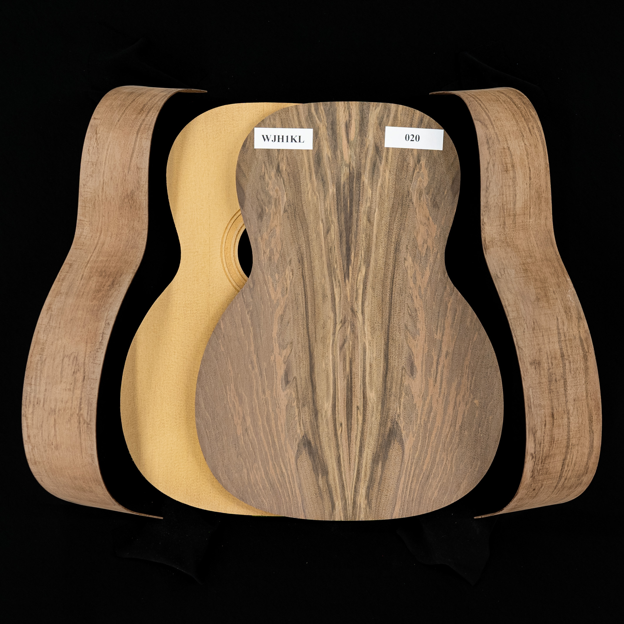 WoodStax Claro - guitare en kit Triple-O noyer, col boulonné - 020 WoodStax Claro - guitare en kit Triple-O noyer, col boulonné - 020