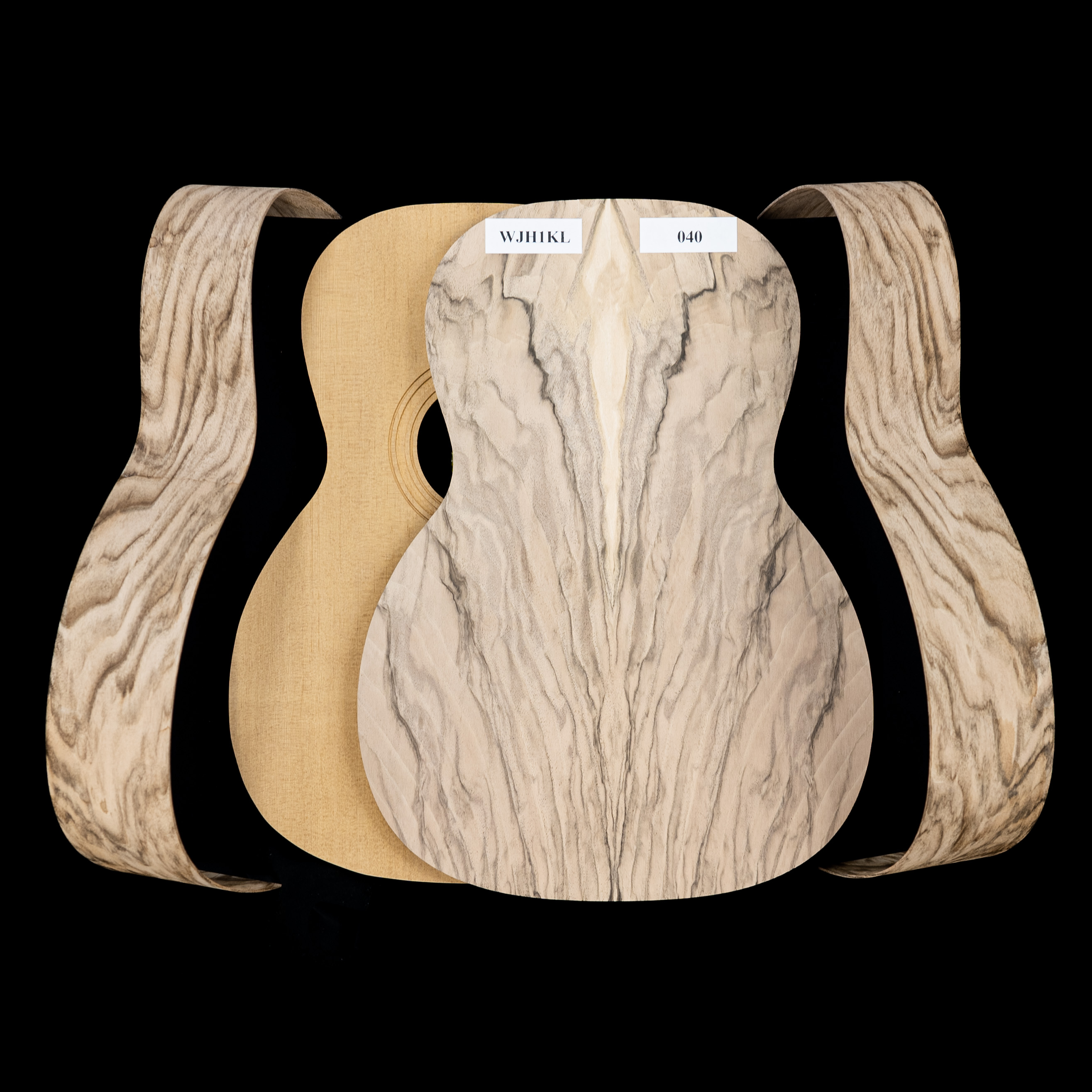 WoodStax Claro - guitare en kit Triple-O noyer, col boulonné - 040 WoodStax Claro - guitare en kit Triple-O noyer, col boulonné - 040