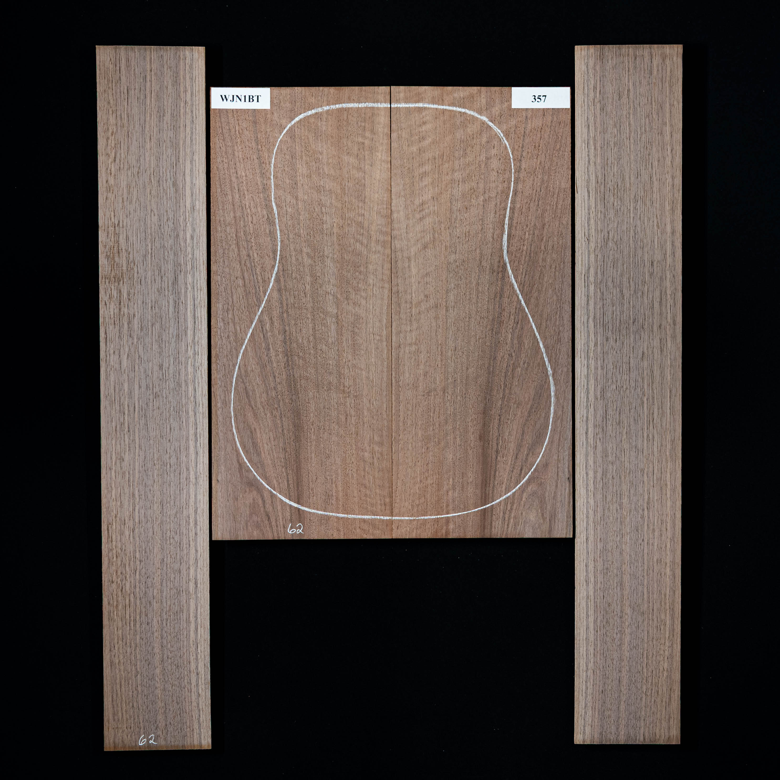 Fond + Paire d’éclisses en noyer noir - 357 Fond + Paire d’éclisses en noyer noir - 357