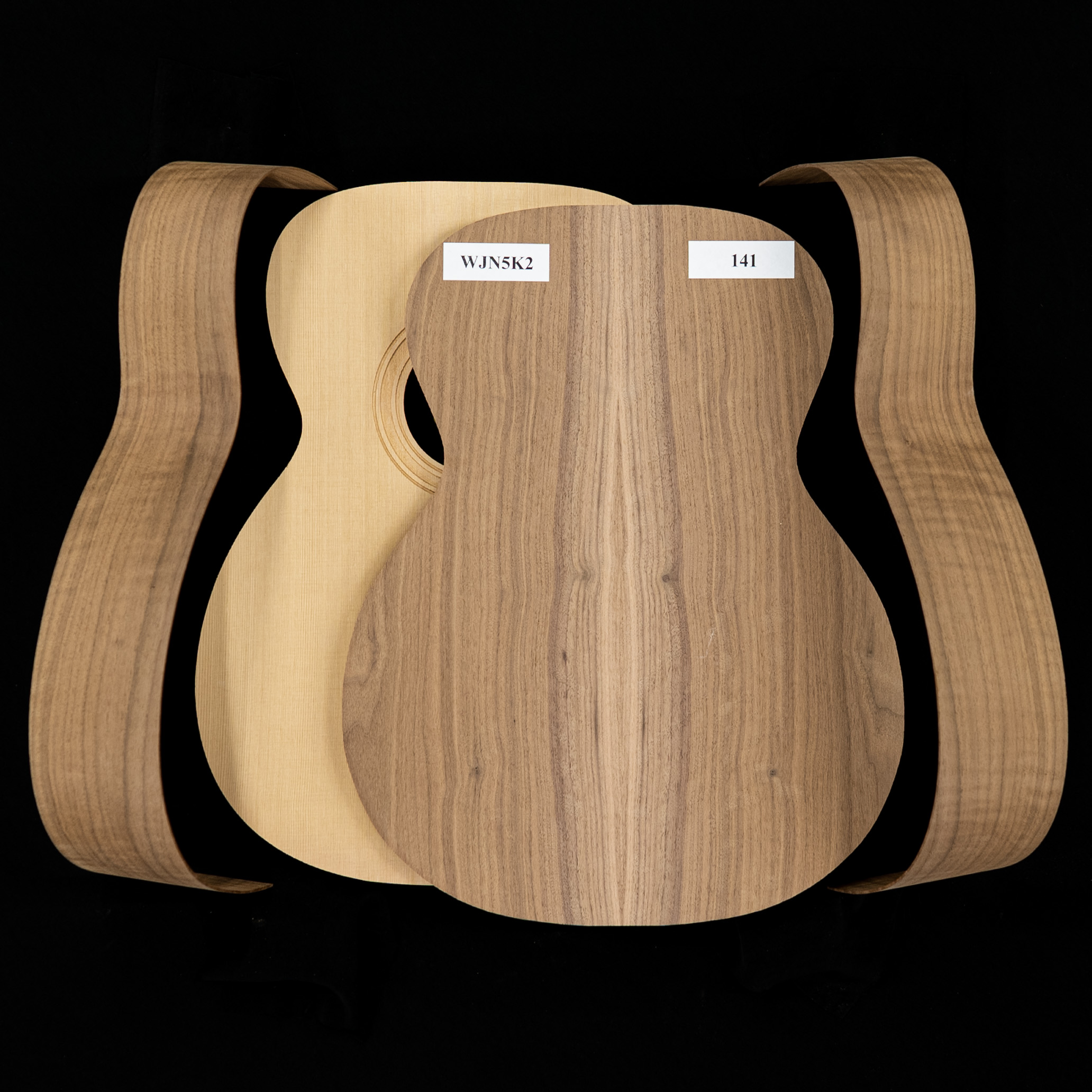 WoodStax Flame - Kit de guitare en kit Walnut OM, col boulonné - 141 WoodStax Flame - Kit de guitare en kit Walnut OM, col boulonné - 141