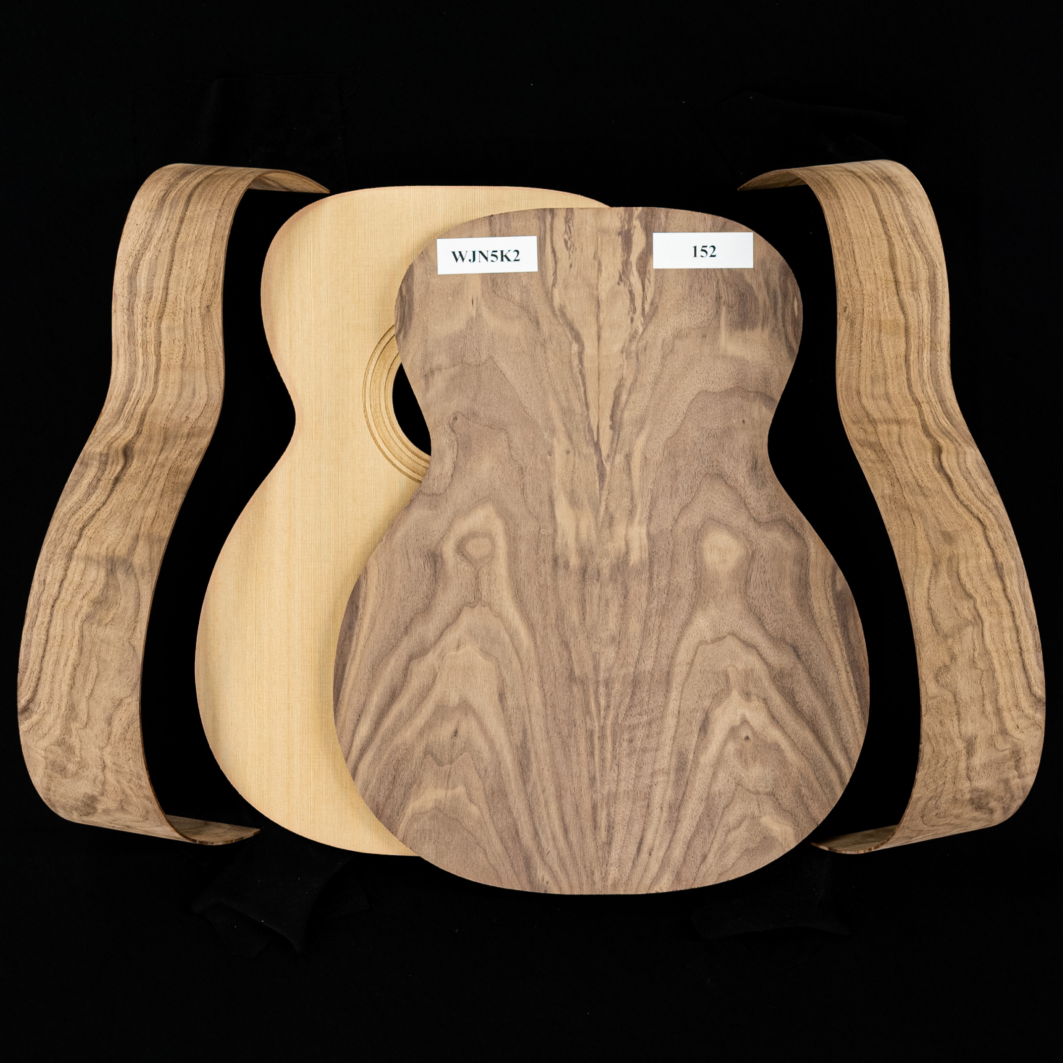 WoodStax Flame - Kit de guitare en kit Walnut OM, col boulonné - 152 WoodStax Flame - Kit de guitare en kit Walnut OM, col boulonné - 152