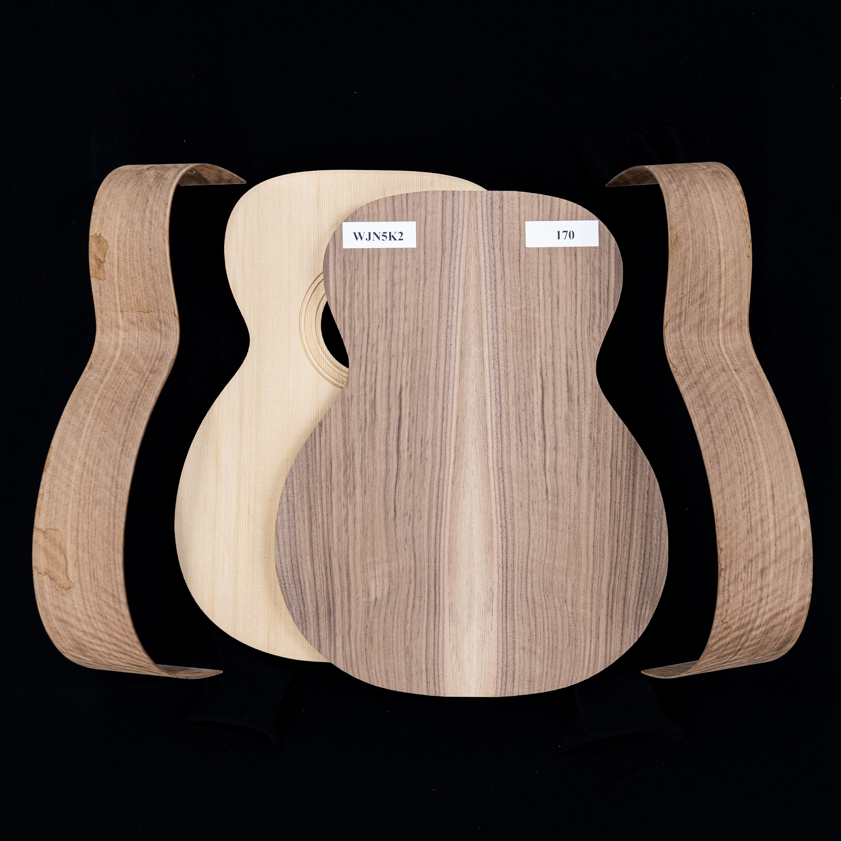 WoodStax Flame - Kit de guitare en kit Walnut OM, col boulonné - 170 WoodStax Flame - Kit de guitare en kit Walnut OM, col boulonné - 170