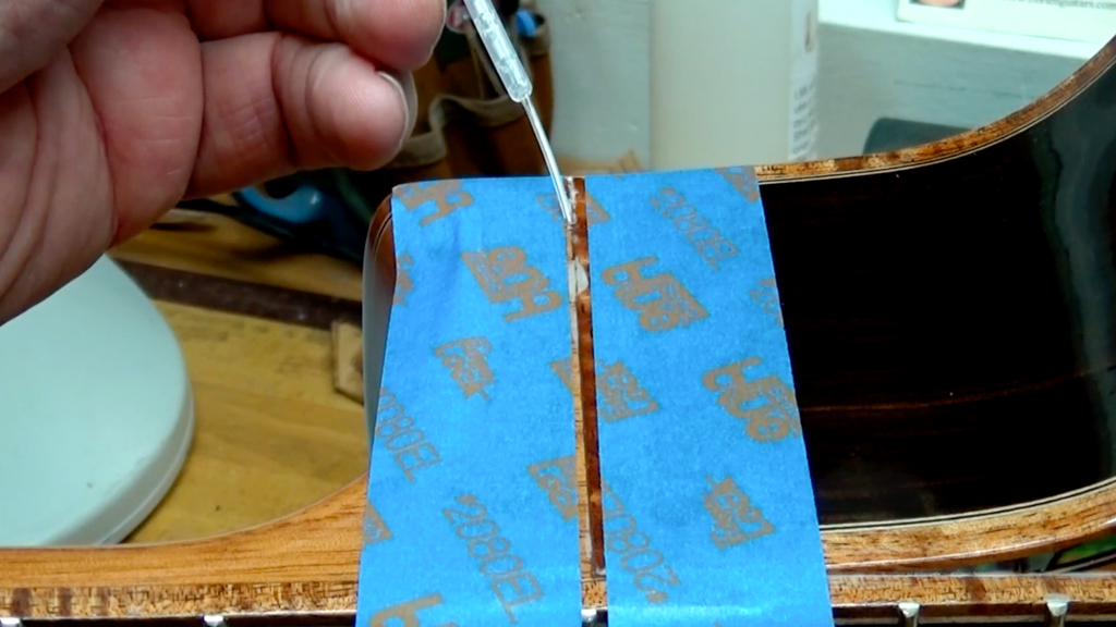 Réparation de la finition de la guitare - Sac postal Luthier Tips du Jour