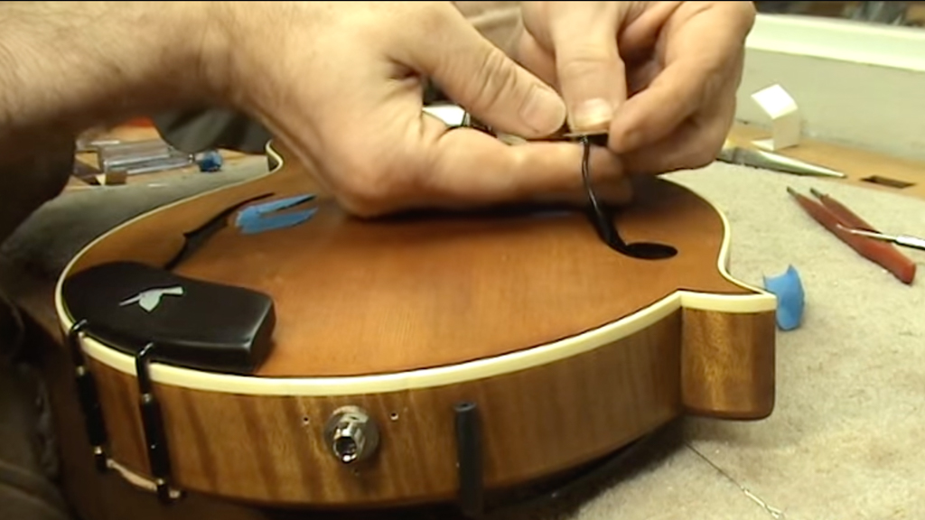 Installation de l'enlèvement Mandolin - Sac postal Luthier Tips du Jour