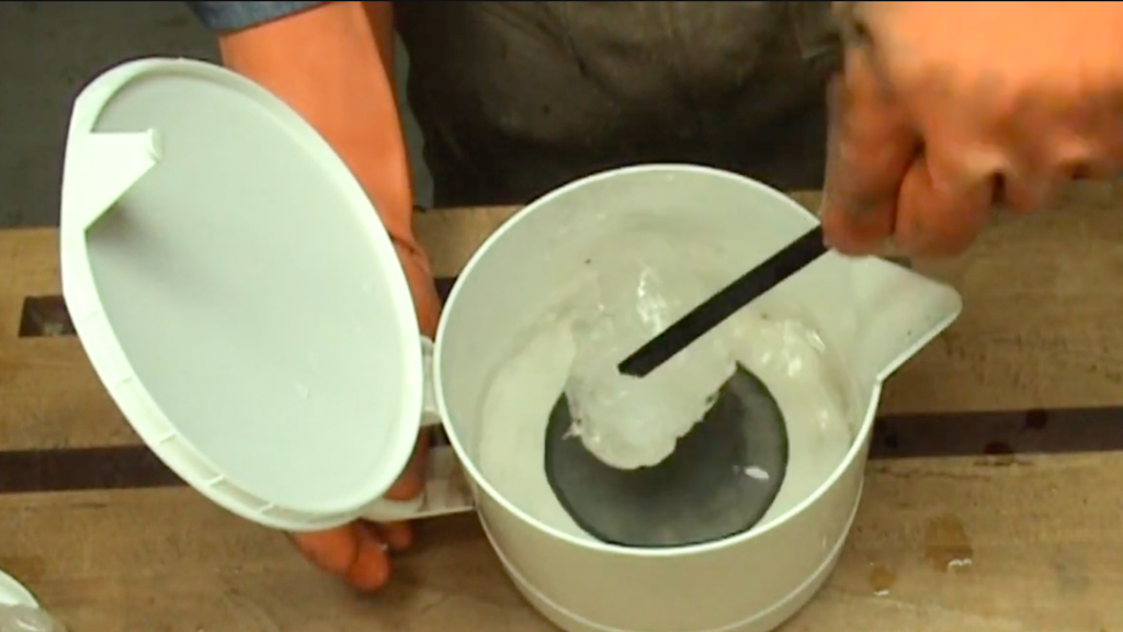 Est-ce vraiment aussi facile qu’il en a l’air ? - Sac à courrier Luthier Tips du Jour