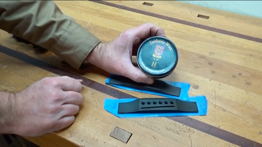 Cire pour un nettoyage facile de la colle - Sac à courrier Luthier Tips du Jour