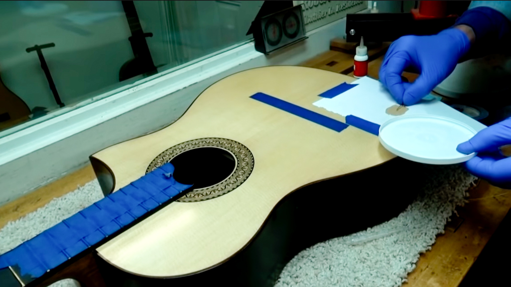 Réparation des rayures de guitare - Sac à courrier Luthier Tips du Jour