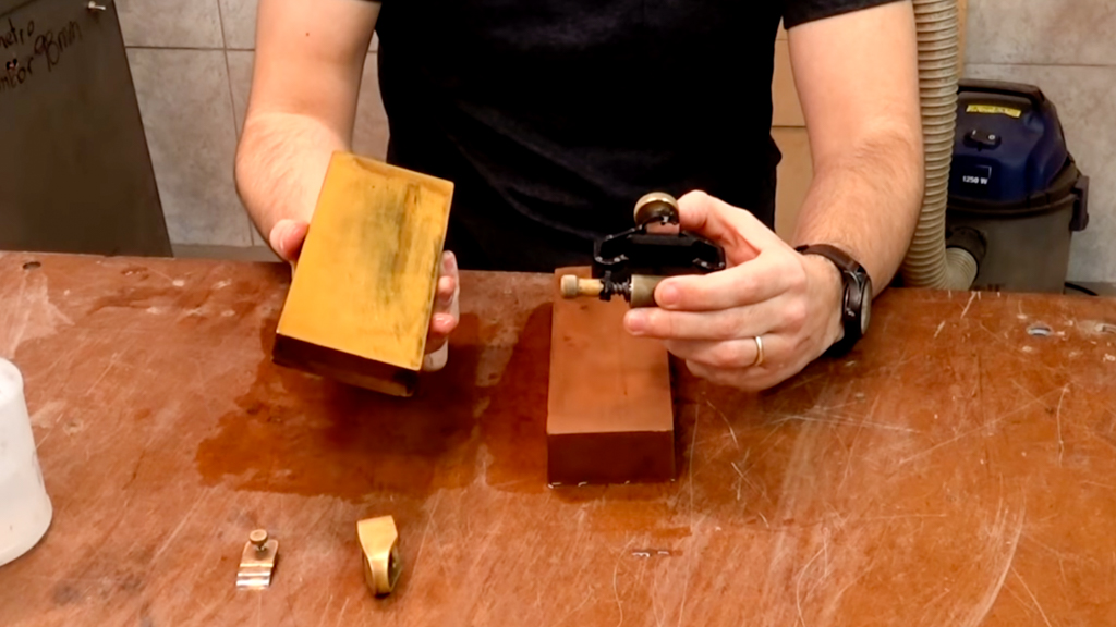 Aiguiser les lames de plan convexe - Sac à courrier Luthier Tips du Jour