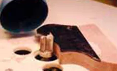 Le dépoussiéreur nous aspire les copeaux