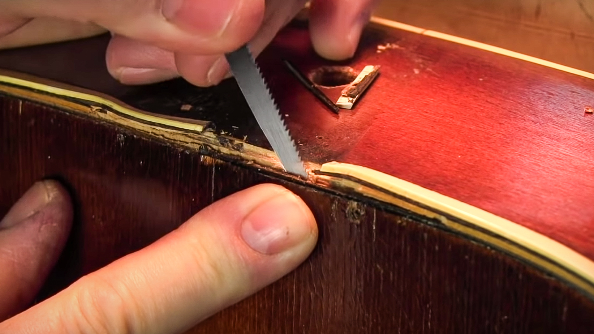 Fabrication d’un grattoir/d’une scie à colle