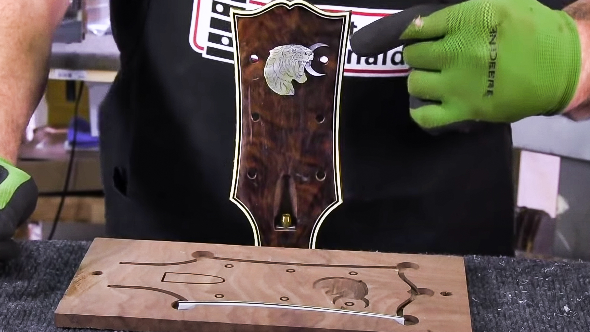 Astuce soignée pour la binding de placage de tête (incrustation de tigre)