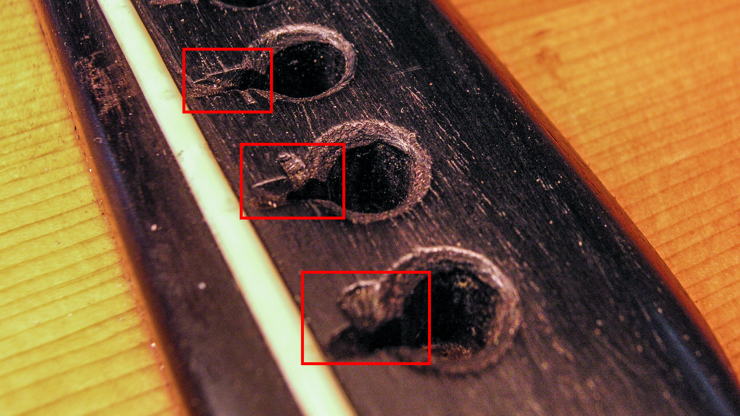 Fixation d’un pont Martin 19,7 . La première étape consiste à préparer un sandwich !