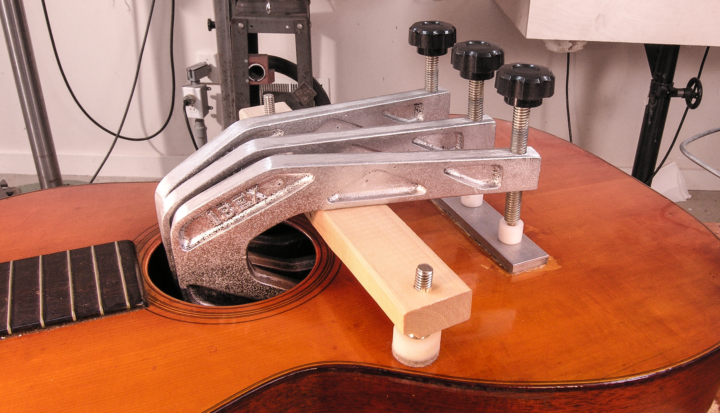 Fixation d’une potence avec le réducteur de ventre