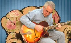 Sammy sur le canapé