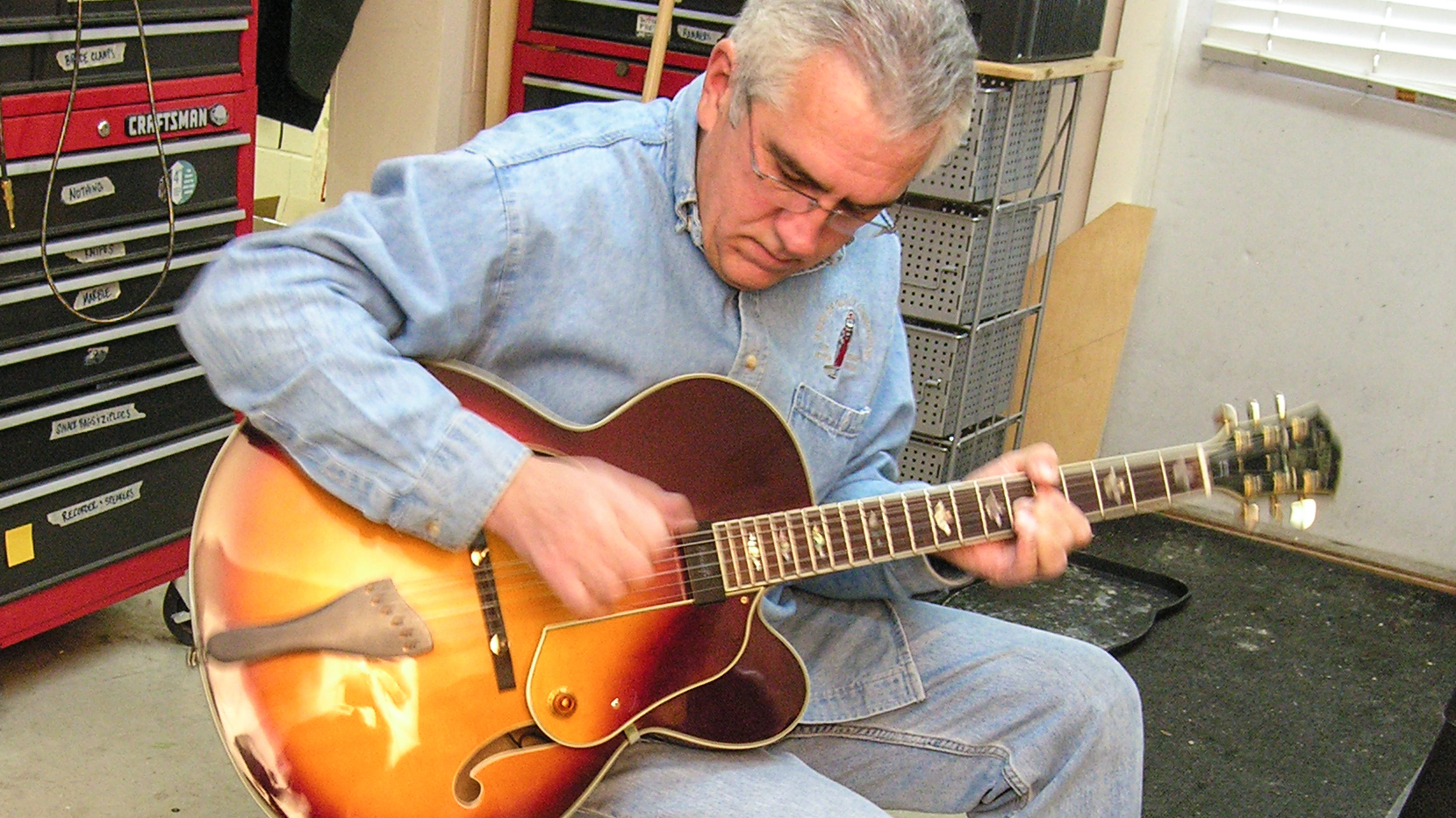 Mélanger des pick-up actifs et passifs dans une guitare jazz