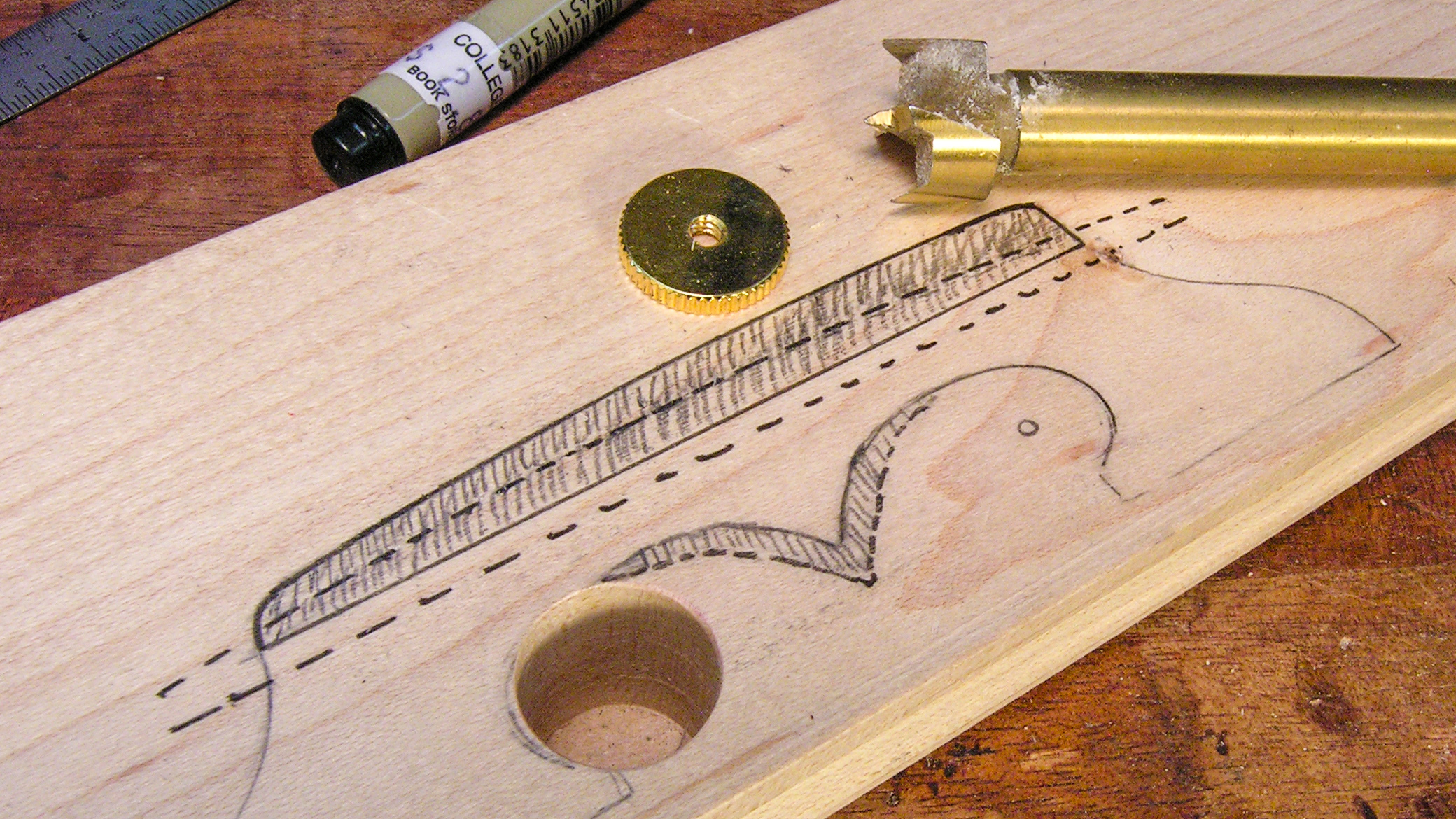 Deux guitares 1917 Gibson L-1 à voûte plantaire : chacune avec une action trop élevée