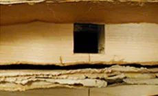 Percer le trou dans le bloc du manche 