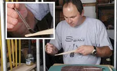 Brossage de la colle pour peaux