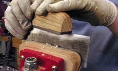 Photo : affûtage du grattoir