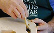 Ponçage des bords intérieurs du trou f