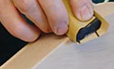 Travail sur un bord supérieur tranchant