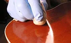 Photo : essuyage de l’huile